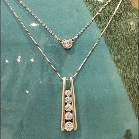 Macy’s 1 CTTW Diamond Journey Pendant 14k WG